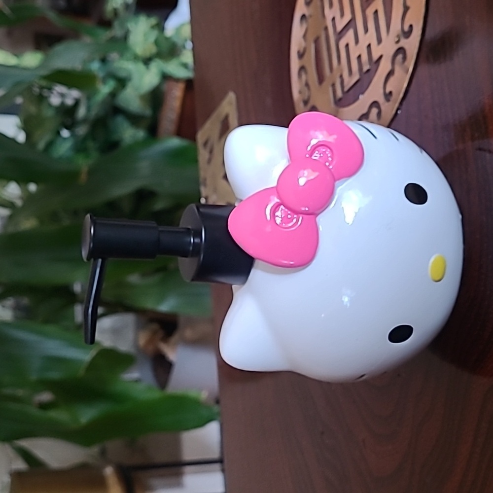🎀Hello Kitty Soap Head Dispenser